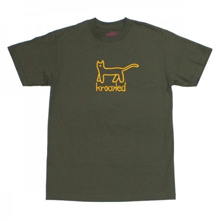 KROOKED　Tシャツ　"BIG KAT TEE"　(Military Green/Yellow)
