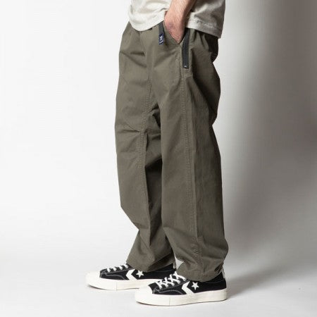 ROARK REVIVAL x GRAMICCI　パンツ　"WASHED COTTON ST TRAVEL PANTS - RELAX TAPERED"　(Army)