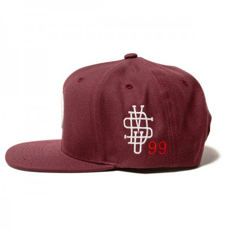 Deviluse　キャップ　"D SNAPBACK CAP"　(Maroon)