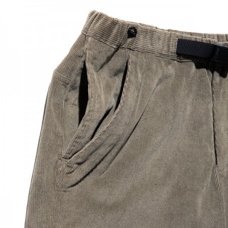 ROARK REVIVAL　パンツ　"NEW TRAVEL PANTS 2.0 CORDUROY ST - RELAX TAPERED FIT"　(Army)