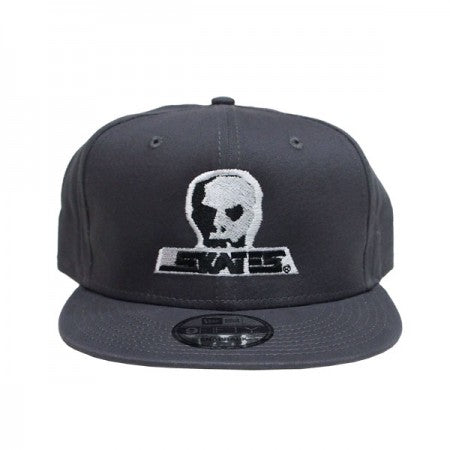 SKULL SKATES　"NEW ERA 9FIFTY スナップバックキャップ"　(Charcoal)