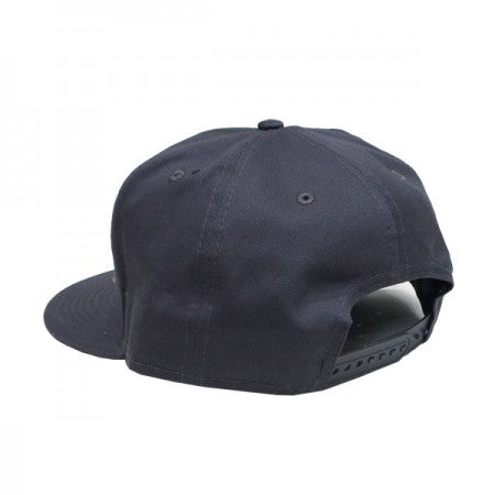 SKULL SKATES　"NEW ERA 9FIFTY スナップバックキャップ"　(Charcoal)